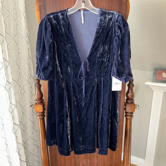 Free people Dresses & Skirts - New FREE PEOPLE Adelle Velvet tunic indigo Short Sleeve V Neck Top Size small
